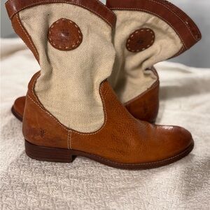Frye Women's Brown and Cream Ankle Boots